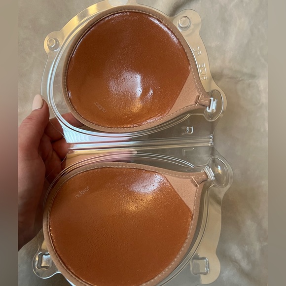 Nubra feather lite super padded. Size B - Picture 4 of 4